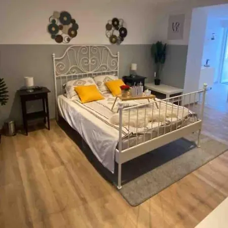 公寓 Superbe Full Equipe Avec Cour Exterieur 布鲁塞尔