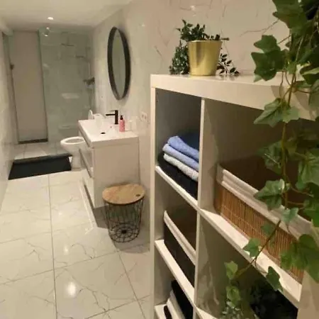 Superbe Full Equipe Avec Cour Exterieur Apartmán Brusel