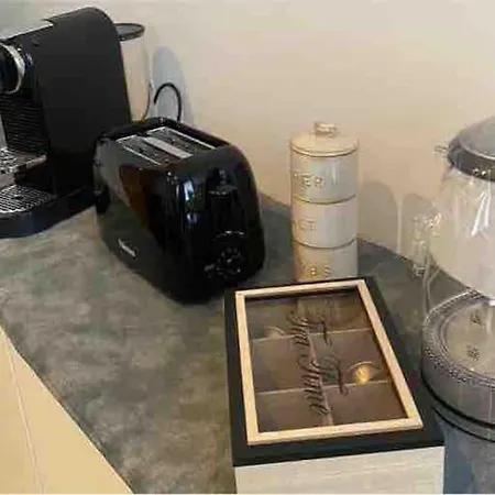 Superbe Full Equipe Avec Cour Exterieur * 布鲁塞尔