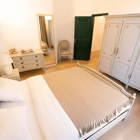 Gotha Apartahotel 4*