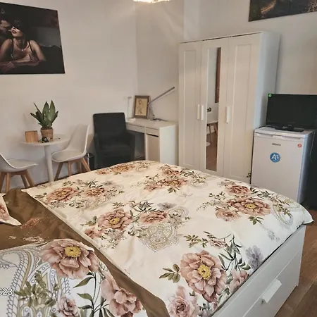 Friend House Bed & Breakfast *