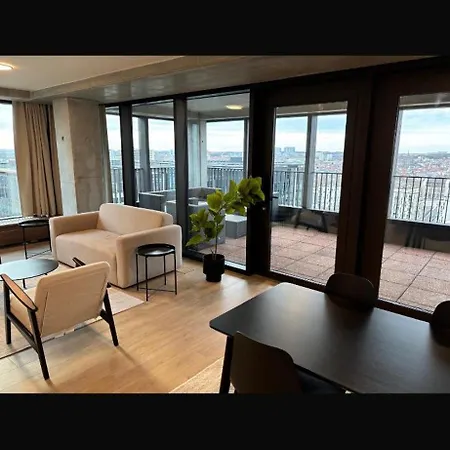 דירה Beautiful With Panoramic View Of Center With Roof Terrace