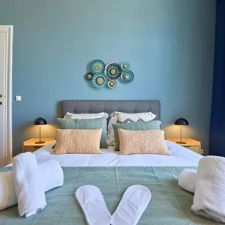 Luxurious 6-br Mansion Near European Union شقة