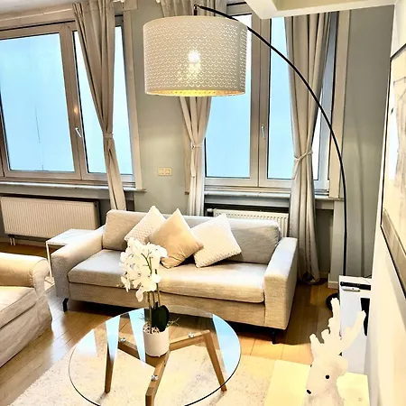 Beautiful 2 Bedroom Familiar Luxury شقة بروكسل