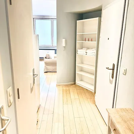 Beautiful 2 Bedroom Familiar Luxury דירה