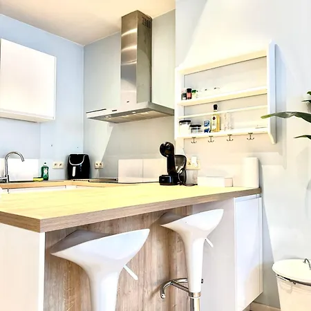 דירה Beautiful 2 Bedroom Familiar Luxury