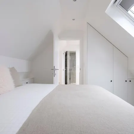 Flats De La Trinite Апартаменты *