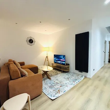 Camus Flats Apartmán *