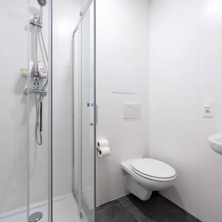 Apartment 6 Bedroom House With Private Bathrooms In Bxl Downtown Brussels