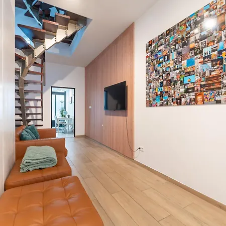 6 Bedroom House With Private Bathrooms In Bxl Downtown Apartment *
