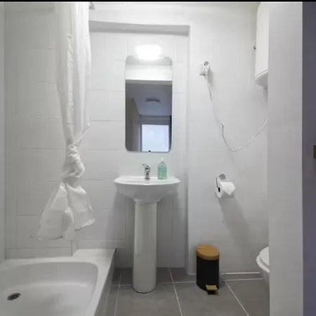 Nid Douillet Et Chaleureux Brussels