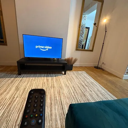 Apartment Echoes Of The Mirror *