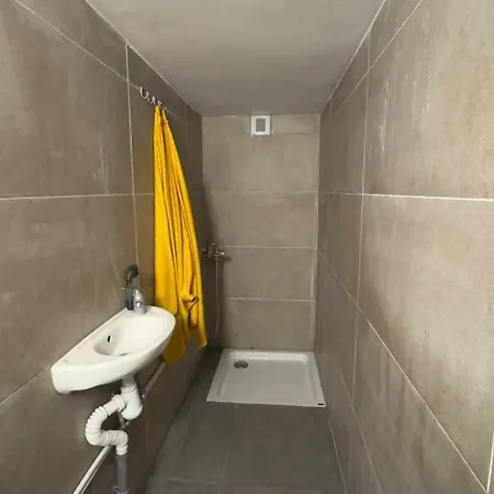 Apartamento Prive Sous Sol Acces Autonome *