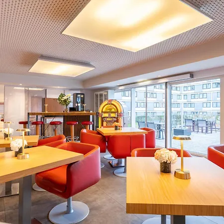 Novotel Brussels Airport מלון דיגם