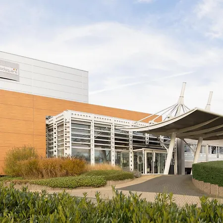 Novotel Brussels Airport מלון 3*
