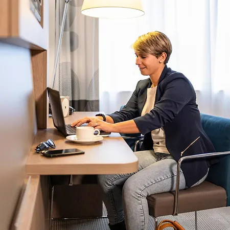 Novotel Brussels Airport מלון