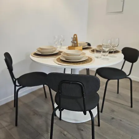 With Terrace 1 * Brüsszel