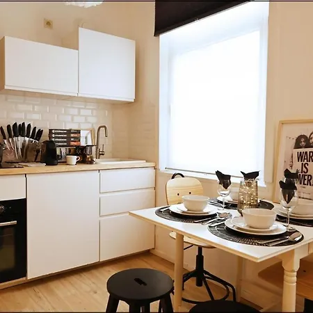 Bold And Beautiful Duplex In Central Apartamento