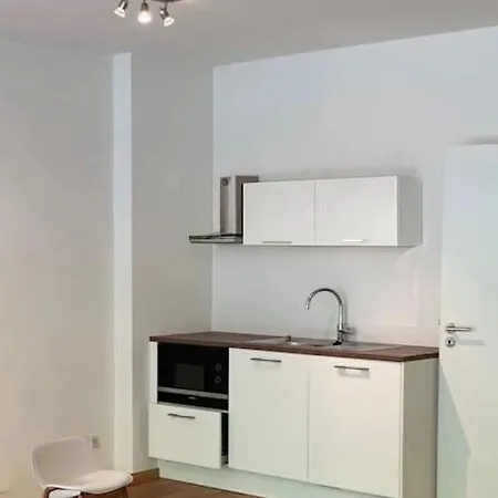 Winston Churchill Apartment *