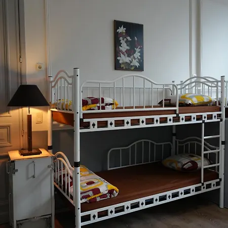Hostal Your Midi Station *