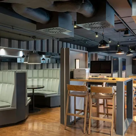 Courtyard By Marriott Eu Szálloda 4*