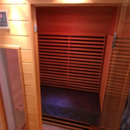 Sauna, Atomium, Expo Brussels, Stadium Roi Baudoin, Kinepolis, Planetarium, Centre Bruselas