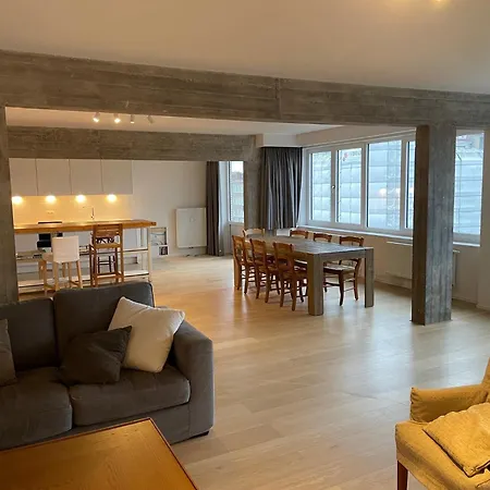 Penthouse Deschanel Apartment Brussels