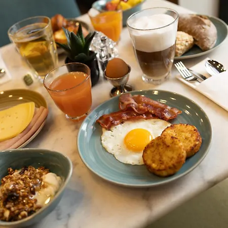 Hotel Schuman By Ihg 4*