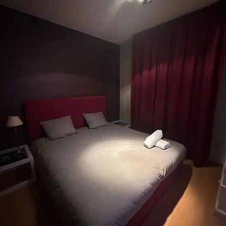 1 4 Personnes Proche Gare Du Midi *