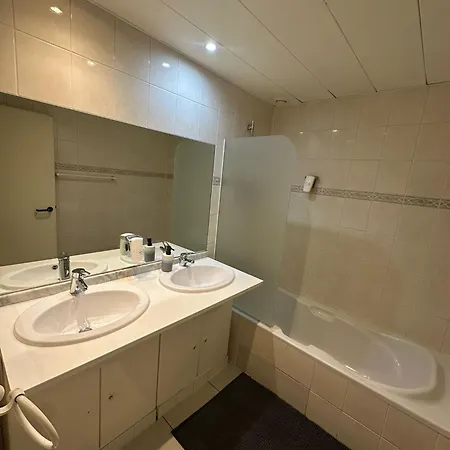 1 4 Personnes Proche Gare Du Midi アパート ブリュッセル