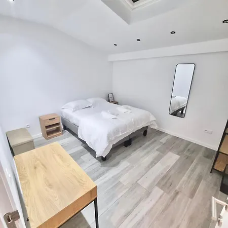 דירה Plantin 4 *