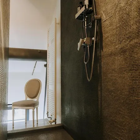 Magnificent Loft - 3 Bedroom Duplex *