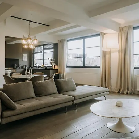 Magnificent Loft - 3 Bedroom Duplex Lägenhet