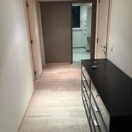 דירה Comfortable Two Bedroom In Center *