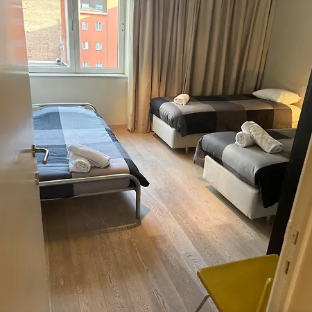 Comfortable Two Bedroom In Center דירה *