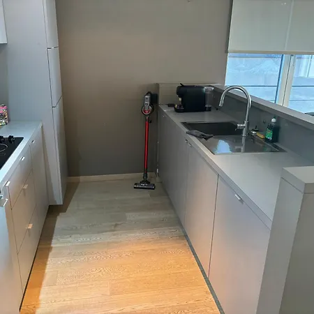 דירה Comfortable Two Bedroom In Center *