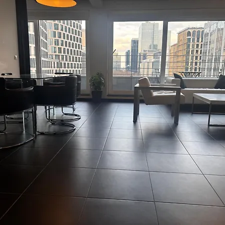 아파트 Charming With Balcony Views