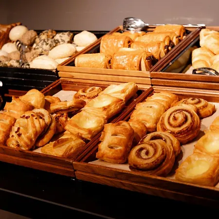 Hotel Pillows Centre 4*