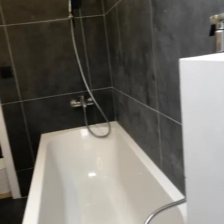 Absolute Charm 3 Bedroom 3 Bathroom With Ac Eu District Brüsszel