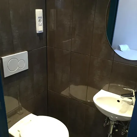 Midi 81 Vandrerhjem *