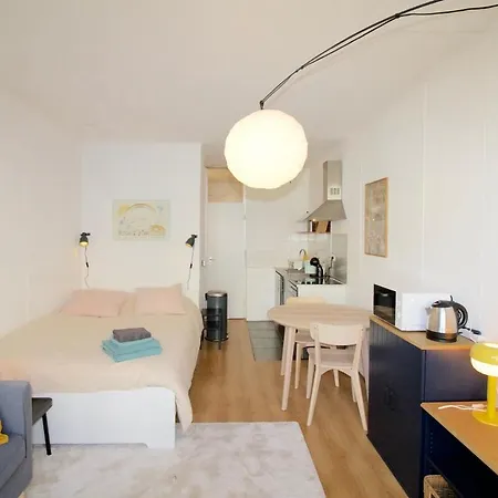 Brand New & Cosy - Louise & Stephanie Area 아파트 *