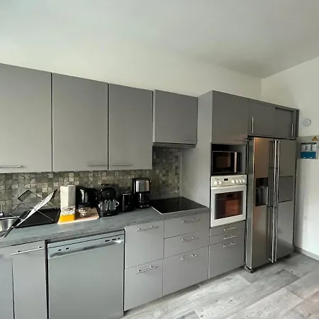 Lägenhet Modern & Cozy - Fast Access *