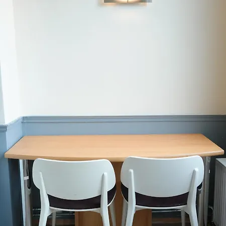 Your Midi Station Hostal *