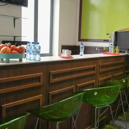 Your Midi Station Hostal