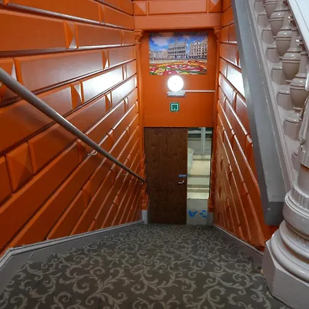 Your Midi Station Hostal *