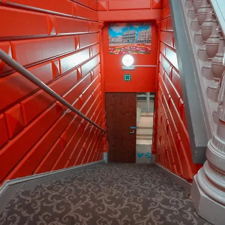 Your Midi Station Hostal Bruselas