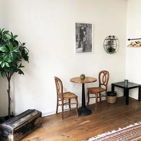 Centre Petite Privee Au Sablon ! 게스트하우스