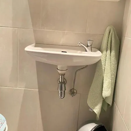 Strelitzyahouse Bruksela