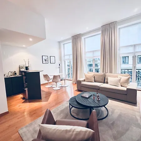 Superbe Au Coeur Du Sablon Brusel