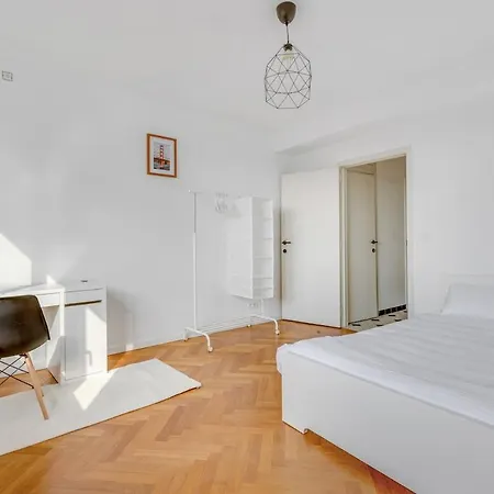 2 Bedroom Midi Apartment Brüssel